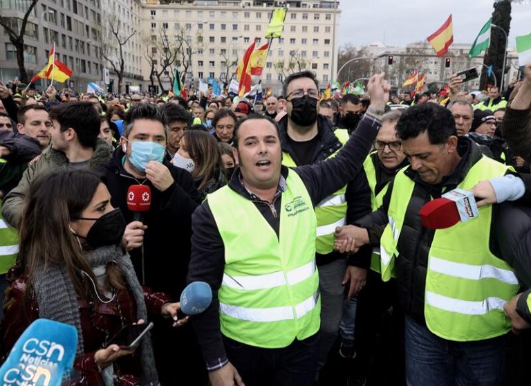 La Plataforma en Defensa del Transporte continúa hoy con la huelga que inició hace dos semanas