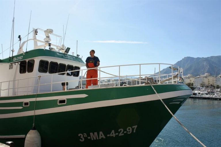 Armadores andaluces cifran en 3 millones las pérdidas por amarre, en espera de medidas «concretas» del Gobierno