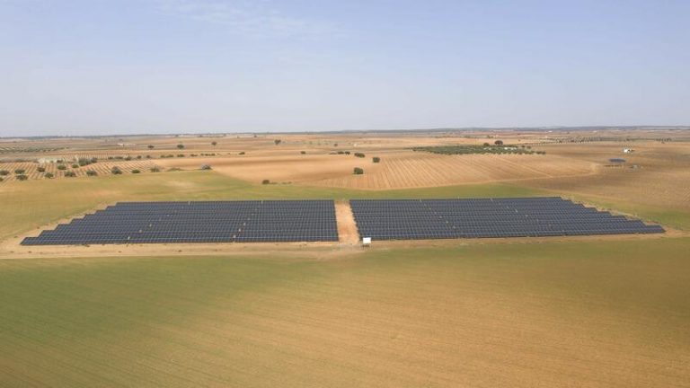 EiDF cierra con el fondo IKAV un acuerdo de 13 millones para financiar 30 proyectos de generación