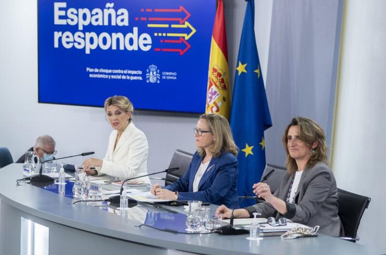 Calviño afirma que el objetivo de España es negociar con Bruselas «el precio más bajo posible» para el gas