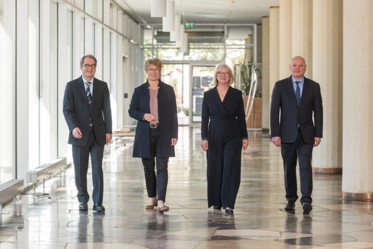 Los ‘sabios’ alemanes ven riesgo de recesión para Alemania por su dependencia energética de Rusia