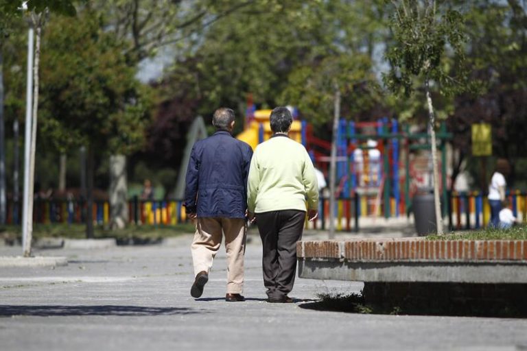 Sube la incidencia en mayores de 60 años en Cantabria tras sumar 69 contagios