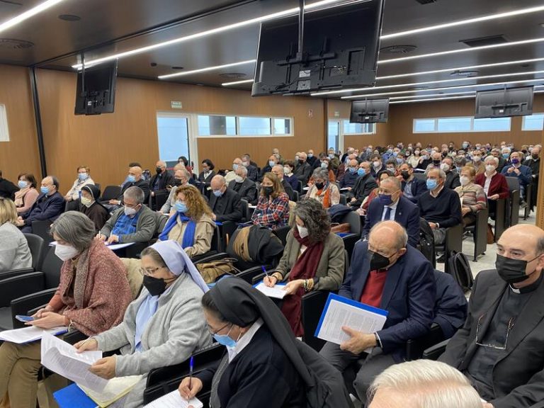 Argüello afirma el «deseo de corrección» de la Iglesia ante las oficinas que luchan contra los abusos