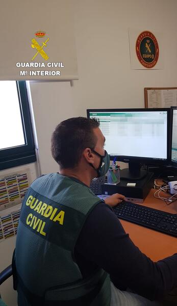 Detenida una mujer en Tarragona por estafar vía telefónica 3.900 euros a un supermercado de Fuerteventura