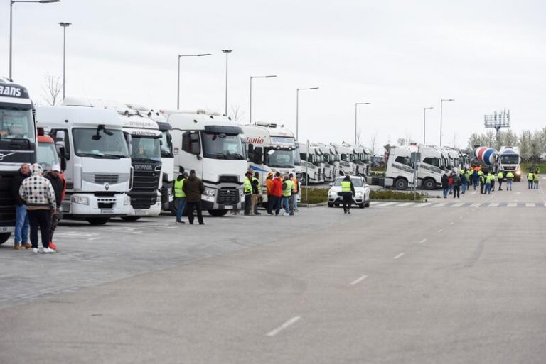 CC.OO. denuncia que tanto el Gobierno como la patronal consienten la competencia desleal en el transporte