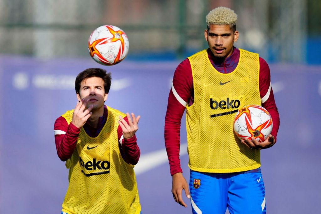 Al Barcelona No Le Pasa Por La Mente Perder A Gavi O Ronald