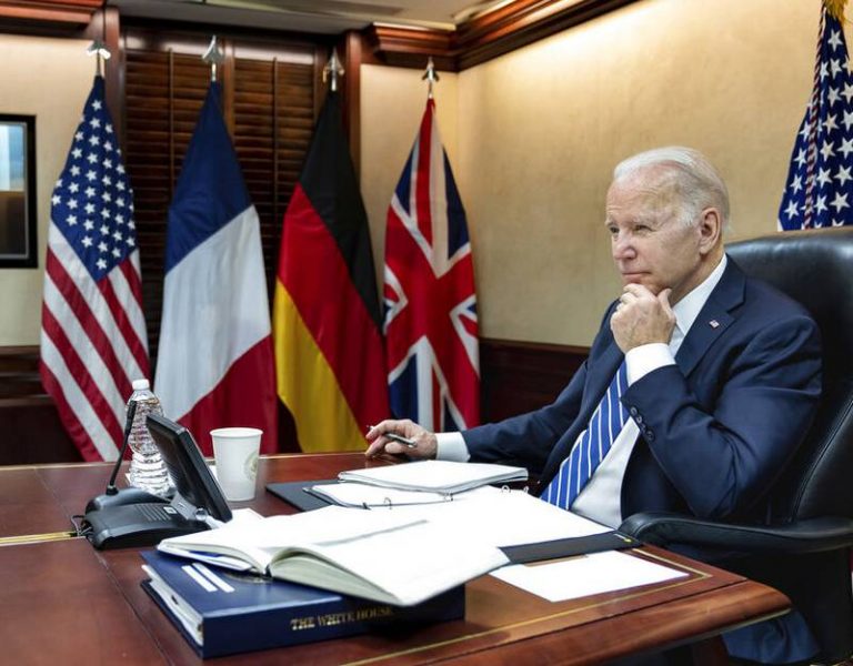 Biden veta la importación de petróleo y gas de Rusia como represalia por la invasión de Ucrania