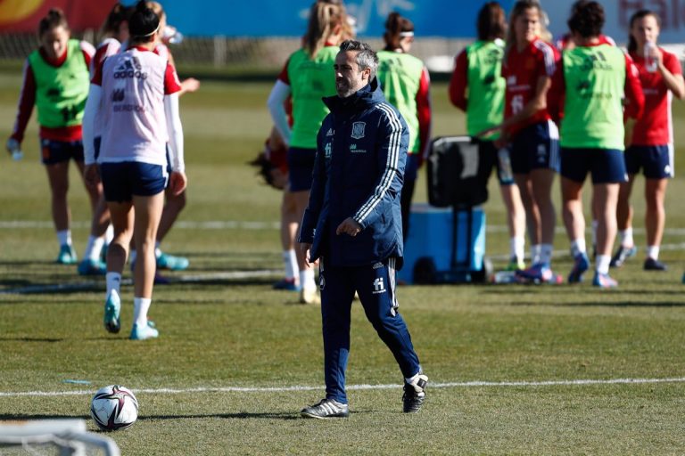 Jorge Vilda: «Más allá del récord, se vio un gran partido de fútbol, sin apellidos»
