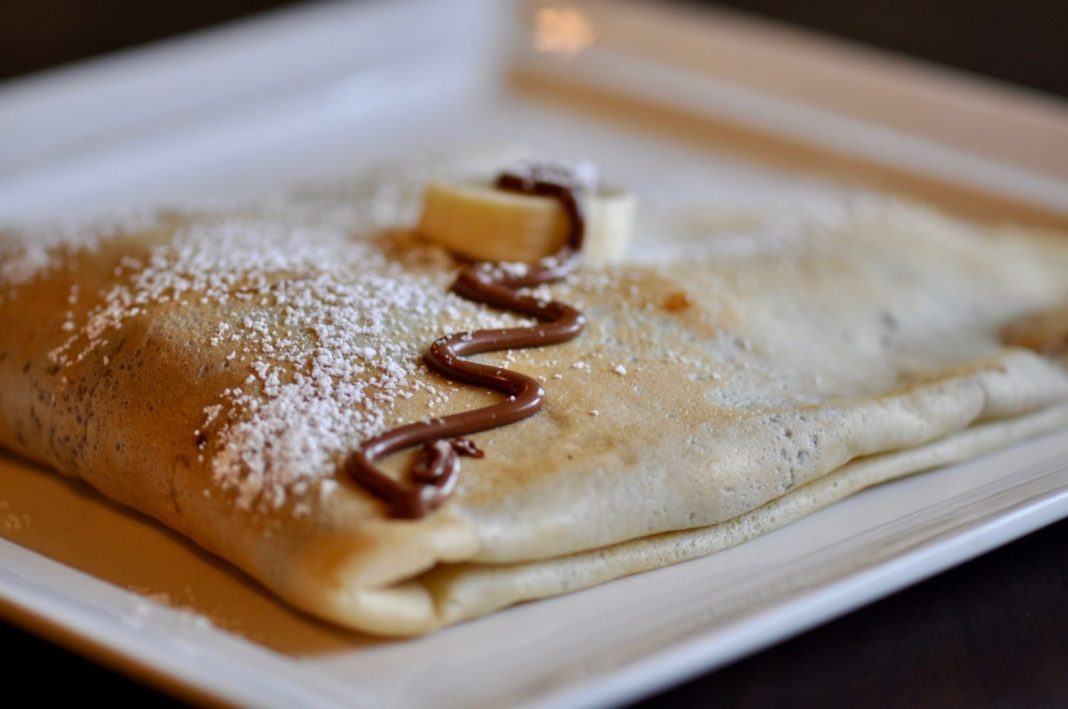 Crepes rellenos de chocolate así los puedes montar para que no se abran