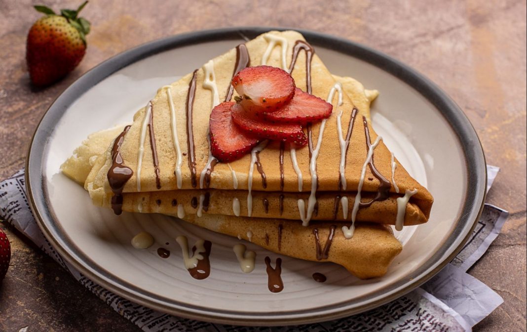 Crepes rellenos de chocolate así los puedes montar para que no se abran