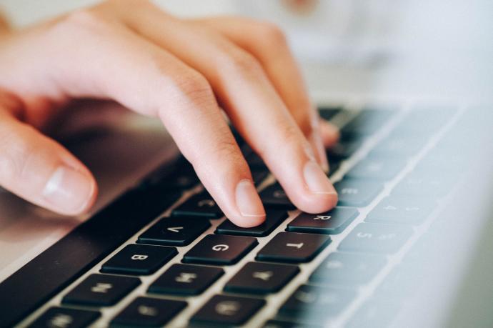 Detenido en Pamplona por corrupción de menores a través de internet tras una investigación de la Ertzaintza