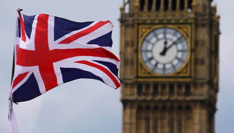 El Banco de Inglaterra sube tipos en un cuarto de punto, hasta el 0,75%