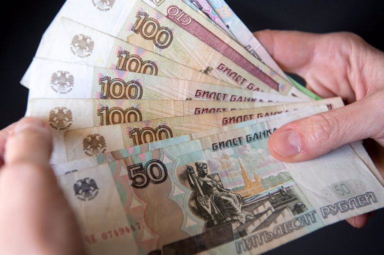 El Banco de Rusia suspende los preparativos para la venta de Bank Otkritie