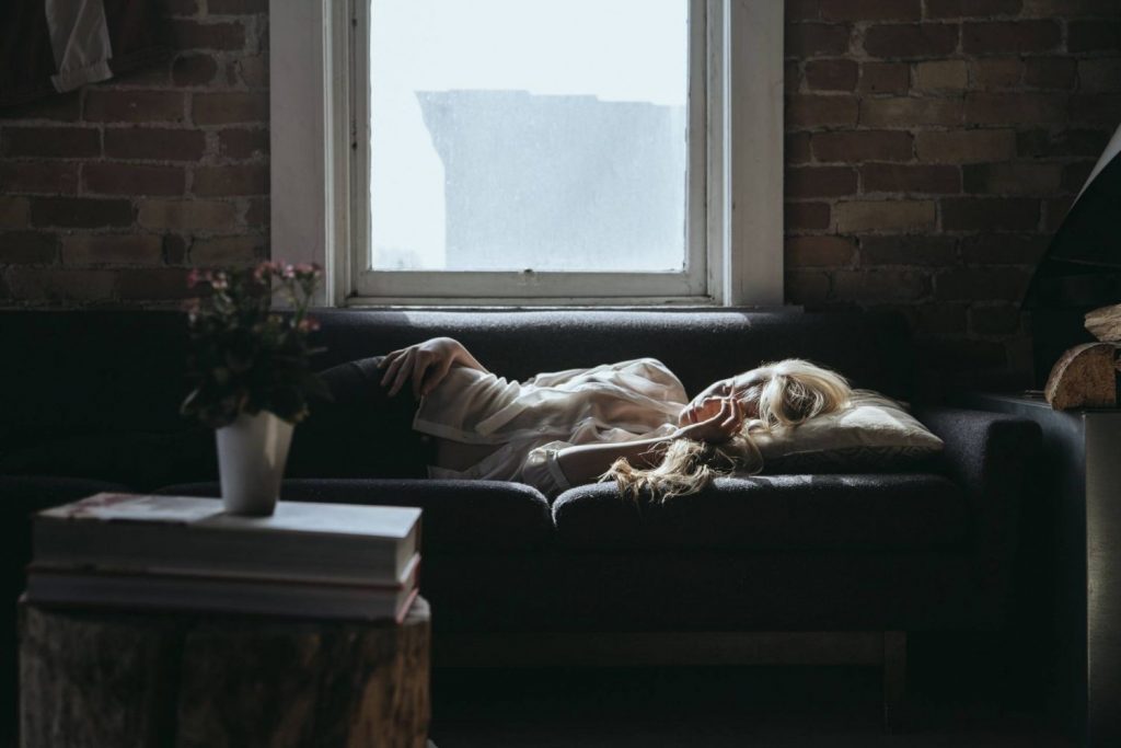 El Motivo Por El Que No Debes Dormir Con La Persiana Subida