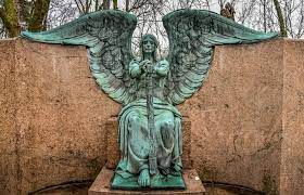 Un Ángel En El Cementerio Que Imagen Tan Aterradora