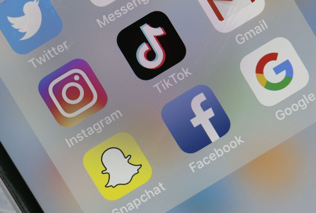 ¿Cómo activar el modo oscuro en Instagram?