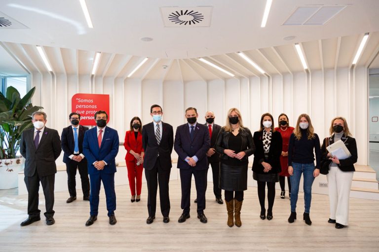 La mesa de portavoces de la Comisión de Interior del Congreso de los Diputados visita las oficinas de Securitas Direct