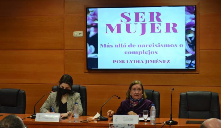 La UCAV ensalza a Santa Teresa de Jesús e Isabel la Católica como ejemplos de «mujeres fantásticas»
