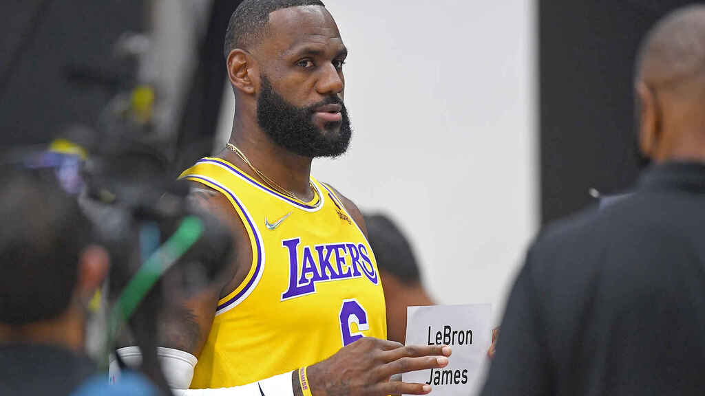La Manzana De La Discordia Con Lebron James