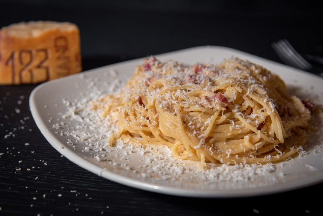 La receta de carbonara que te hará quedar como un pro