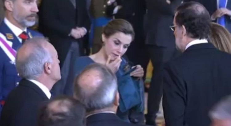 10 Gestos Que Demuestran Que La Reina Letizia Está Fuera De Control