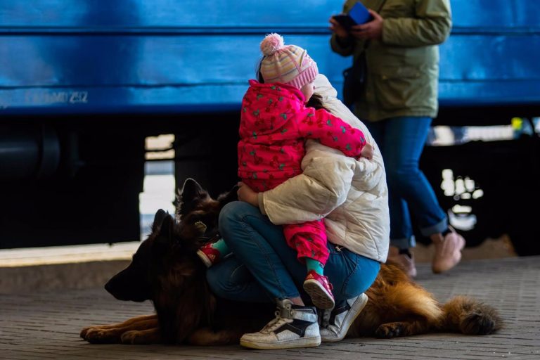 Más de 600 familias se ofrecen a acoger a refugiados en el primer día del proyecto de ‘la Caixa’ e Inclusión