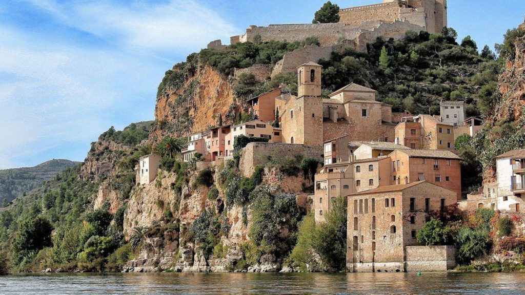 Así Es Miravet, El Pueblo Que Seguramente No Has Conocido En Cataluña