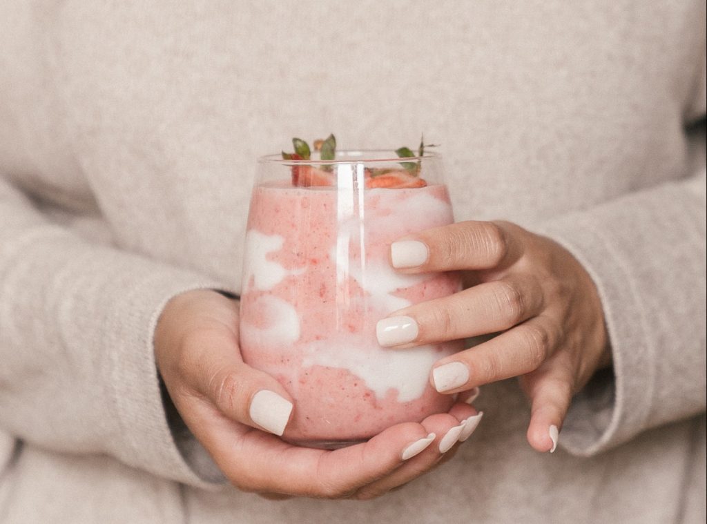 Mousse De Frutos Rojos: Cómo Hacerla Ligera En Solo 10 Minutos