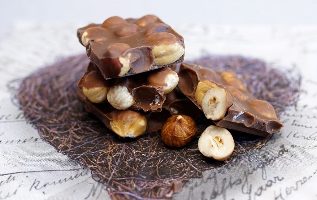 Nueces Con Chocolate: El Picoteo Sano Que Puedes Comer A Todas Horas