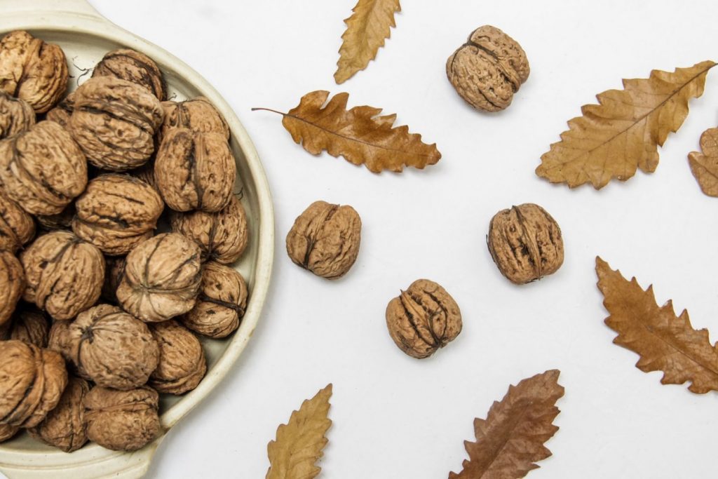 Nueces Con Chocolate: El Picoteo Sano Que Puedes Comer A Todas Horas