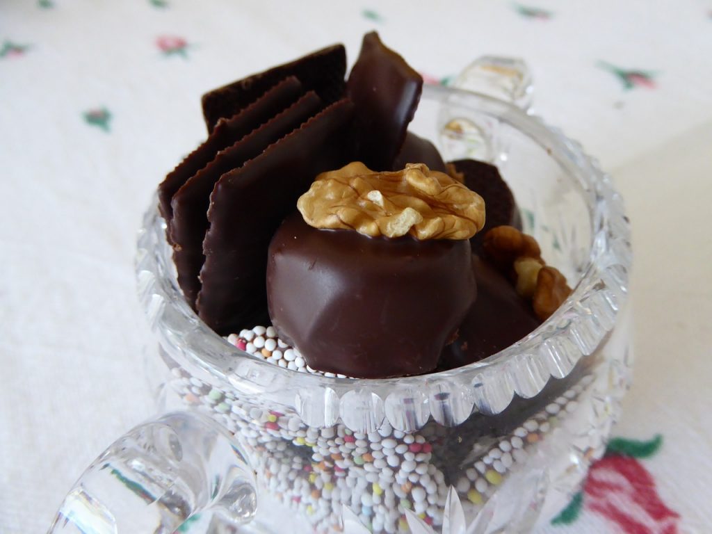 Nueces Con Chocolate: El Picoteo Sano Que Puedes Comer A Todas Horas