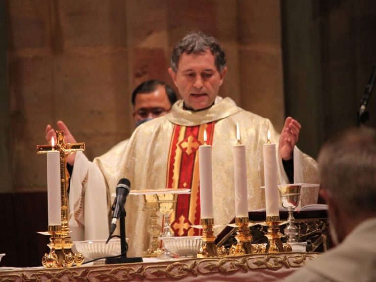 Obispo de Bilbao recuerda a Ucrania en la celebración del miércoles de Ceniza ante la «fuerza y el horror» de la guerra