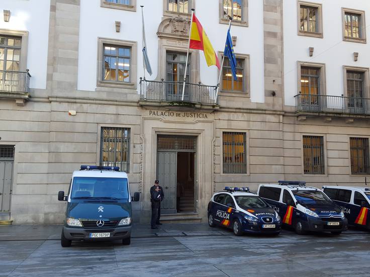 Once años y dos meses de prisión para un hombre por abusar de la hija de su pareja en Pontevedra