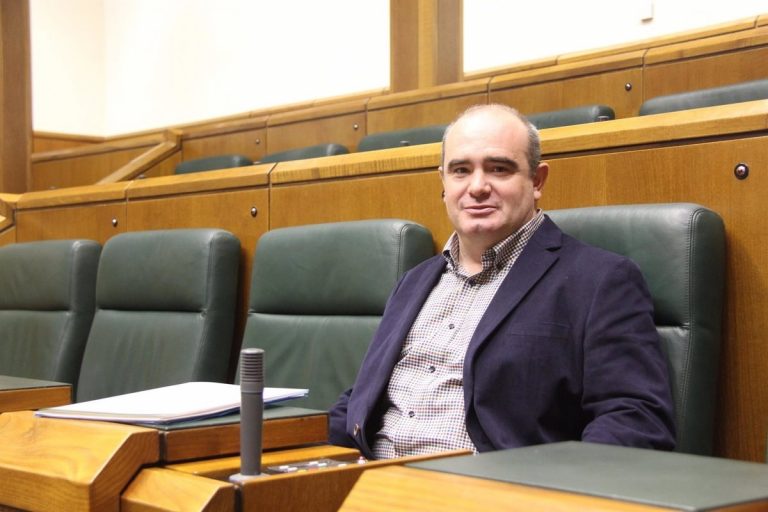 PNV, PSE, EH Bildu y Elkarrekin Podemos-IU se congratulan del «respaldo logrado» en el acuerdo educativo