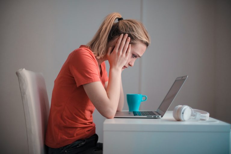 Descubre las principales causas de los cambios de humor en las mujeres