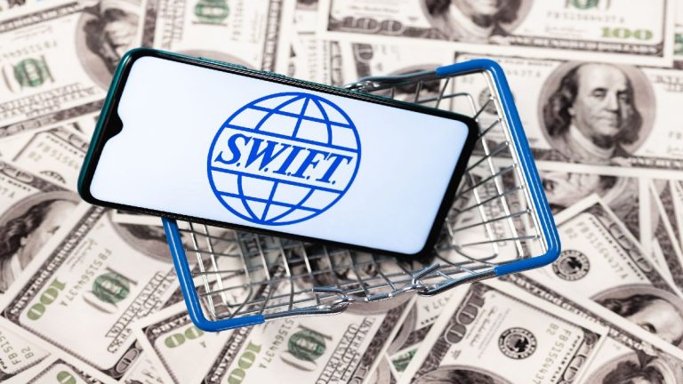 Qué es el SWIFT
