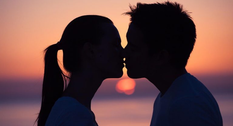Según tu signo zodiacal ¿cómo besas?