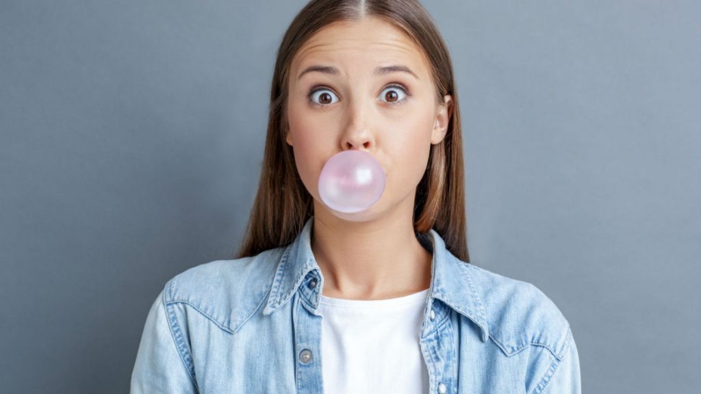 Si Estás En Este Grupo, No Deberías Masticar Chicle
