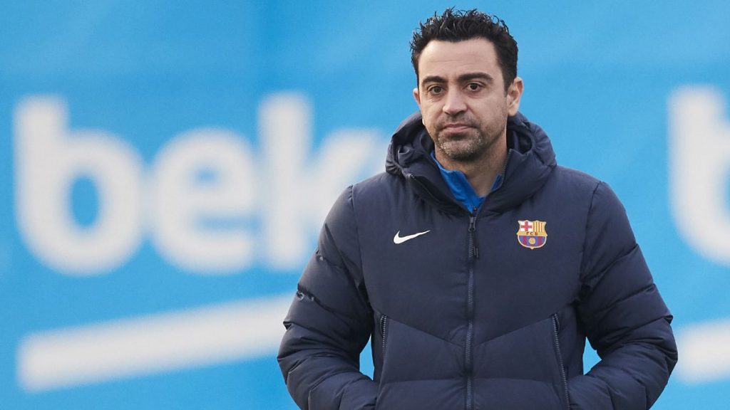 Xavi Hernández Necesita Delanteros