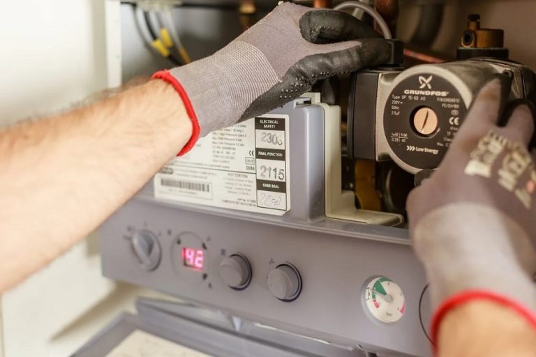 Fontaneros para instalar termo eléctrico en Alicante