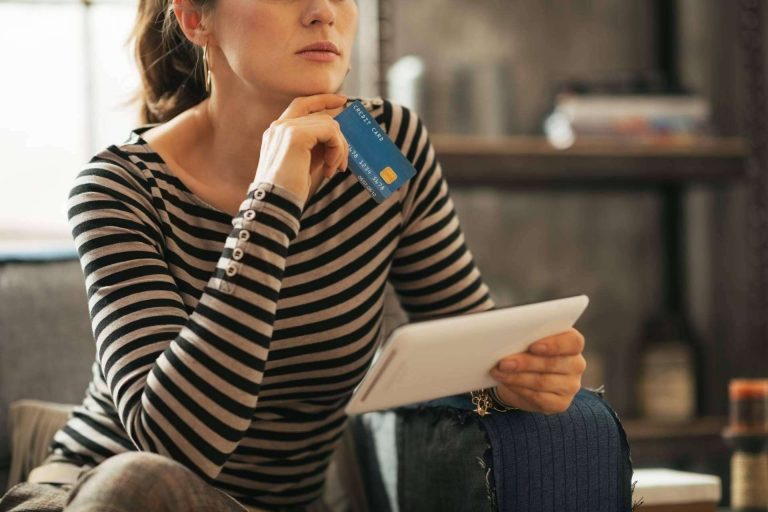 Salir de las deudas causadas por las tarjetas de crédito con el aliado perfecto, Reclama Revolving