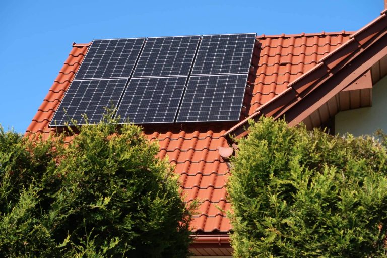 Las condiciones para instalar placas solares en casa
