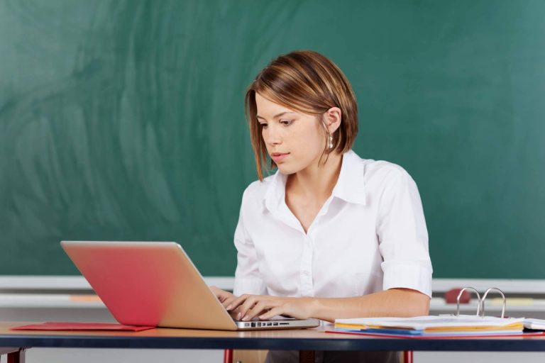 Preparación de exámenes oficiales de Cambrigde en grupo online y en clase particular online o presencial a domicilio, de la mano de La Academia de Inglés