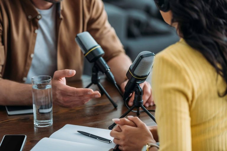 Crear un podcast exitoso con los pasos de cursospodcast.com