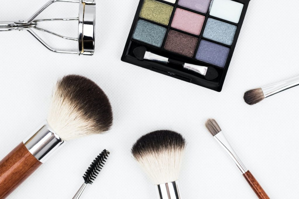 Estos Son Los Riesgos Para La Salud De Usar Maquillaje