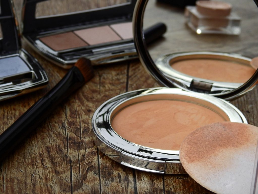 Estos Son Los Riesgos Para La Salud De Usar Maquillaje