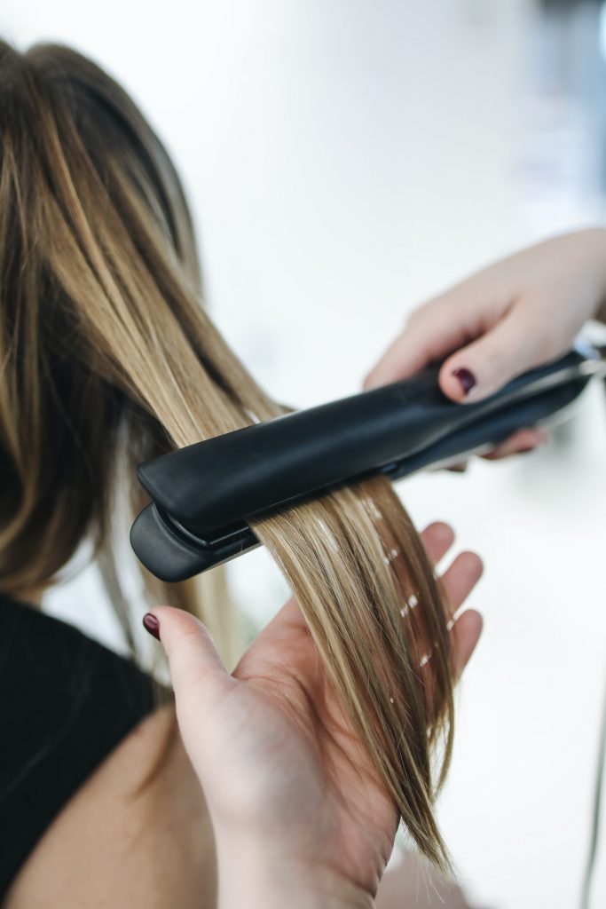 Así Es Como Te Tienes Que Planchar El Pelo Para No Estropearlo