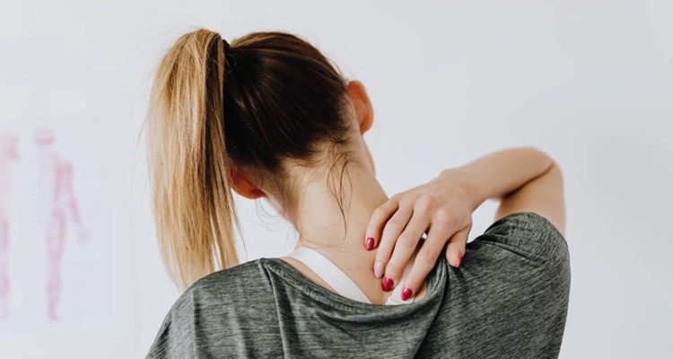 El Motivo Por El Que Te Duele La Cabeza Por Las Mañanas 8 Posuta Mal Dormir Dolor De Cabeza