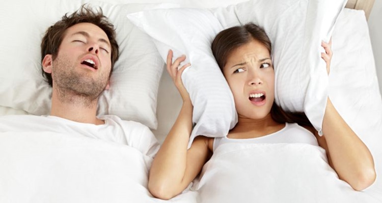 El Motivo Por El Que Te Duele La Cabeza Por Las Mañanas 5 Ronquidos Mañana Dolor De Cabeza
