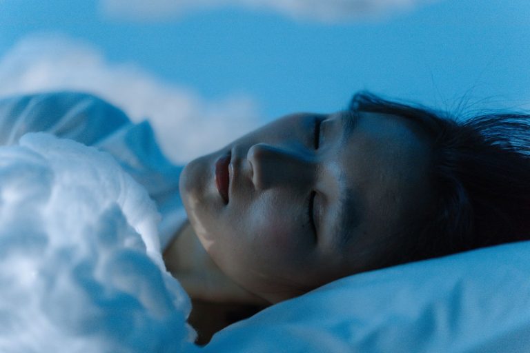 Hablar dormido, ¿es bueno o malo?
